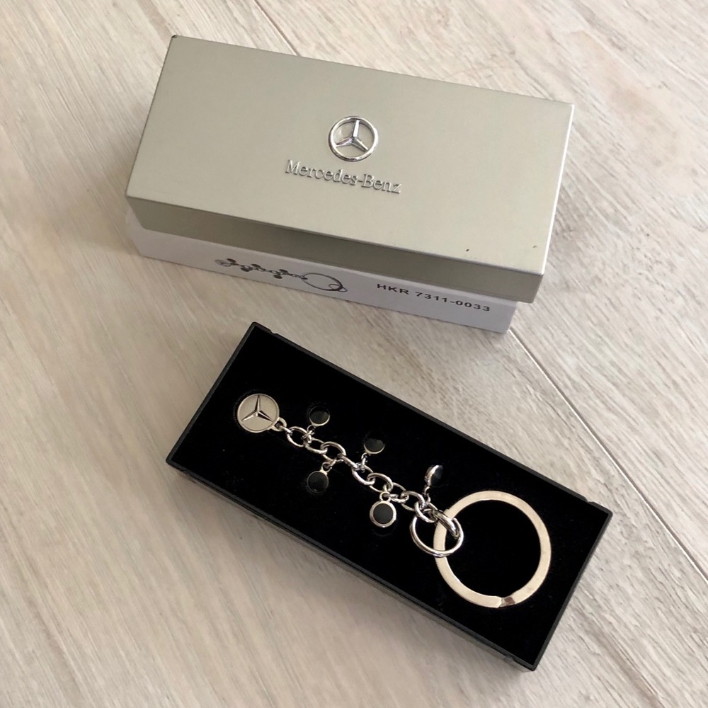 NWT Mercedes-Benz Multi-Charm Key Ring Chain - Picture 3 of 13